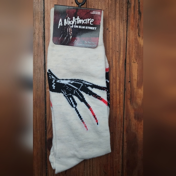 2 Pair Of Scary Movie Socks. A Nightmare On Elm Street And Chucky/ Childs Play - Picture 2 of 4